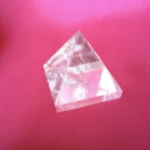 水晶ピラミッド　高さ３０ｍｍ